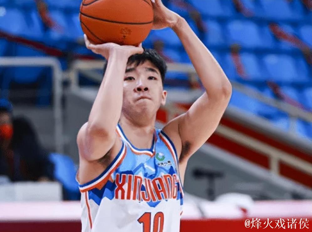 媒体人：新疆球员刘懿霆在体测中膝盖受伤